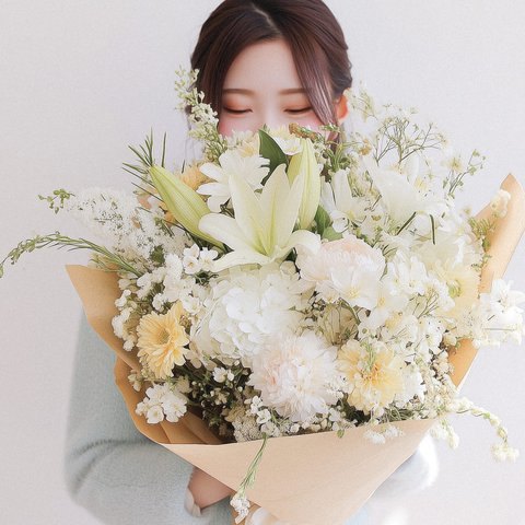 백합 꽃다발 - 삼식이삼촌 전국 당일 꽃배달